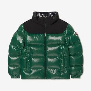 💯Authentic Moncler Green and Black Adilie Down Jacket Boys size 4 Yrs